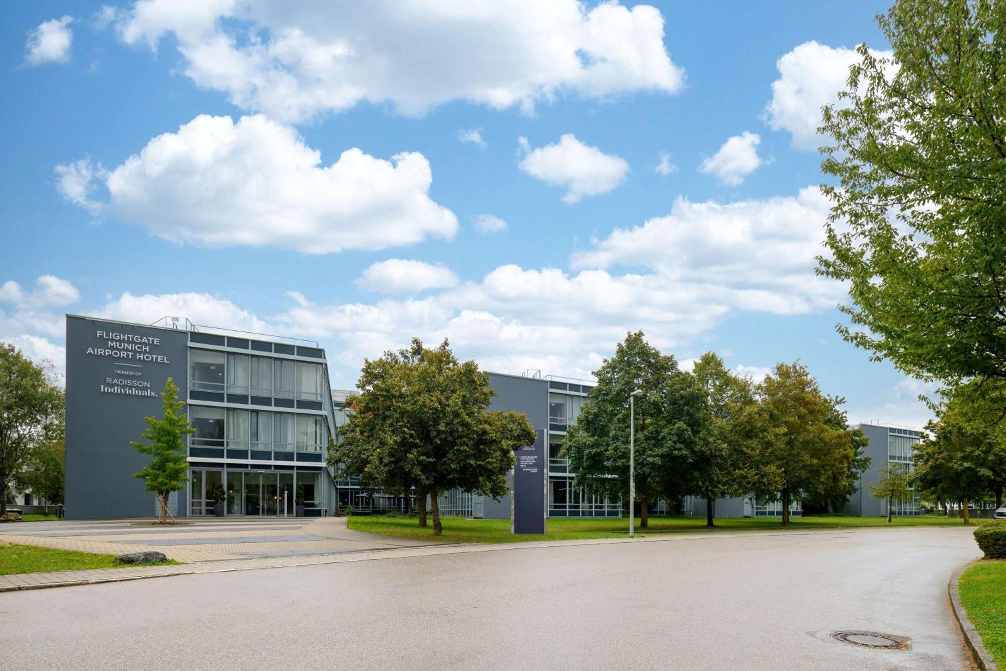 Flightgate Munich Airport Hotel, A Member Of Radisson Individuals Hallbergmoos Extérieur photo